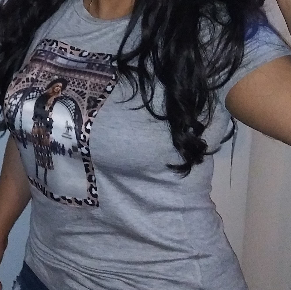 Short sleeve tee